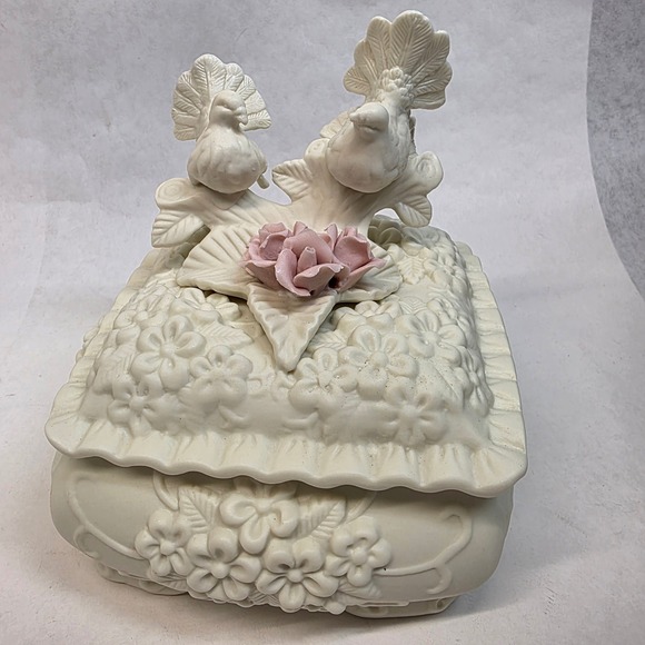 Artmark Chicago Ltd. Other - Artmark‎ Jade Porcelain Trinket Box with Lid White Dove Pink Rose Floral 1998